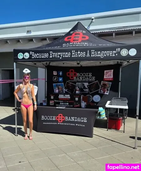 Bikiniwahine Main Profile Photo