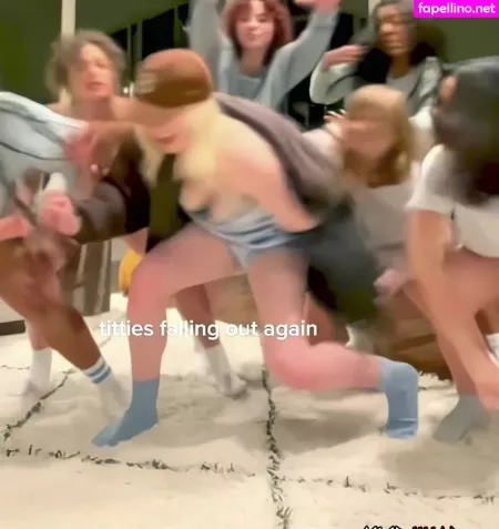 Billie Eilish OnlyFans Thumbnail #mr7OkThoaO