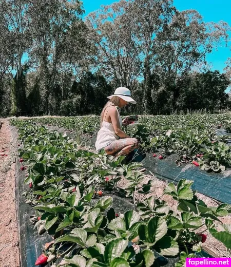 Billie Loves OnlyFans Thumbnail #SQAZWEnrOt