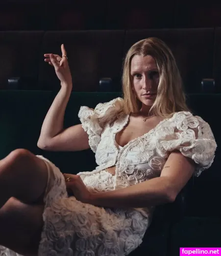 Billie Marten OnlyFans Thumbnail #4cdvlRvwOz