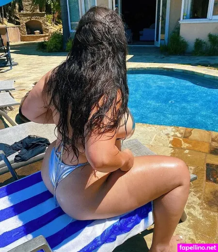 Bimbardashianwest OnlyFans Thumbnail #Yx4gTjSAtw