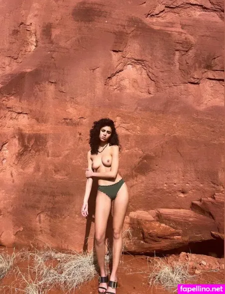 Bimboubermensch OnlyFans Thumbnail #4wvvIWNAKr