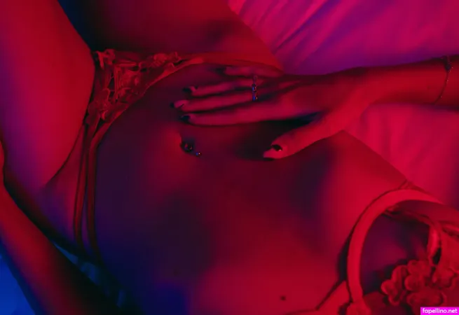 Birdies Vip OnlyFans Thumbnail #1j0v4nGlb1