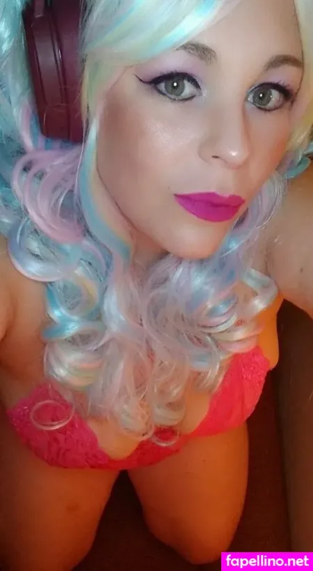 Birdievoncherri OnlyFans Thumbnail #1TtmY3bASZ