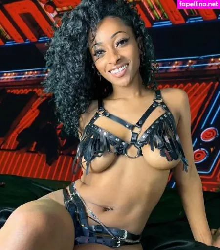 Blackheartburlesque OnlyFans Thumbnail #7xtjzNdXy0