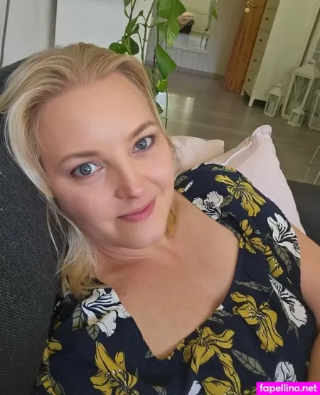 Blond Ellie OnlyFans Thumbnail #vj6soymosy