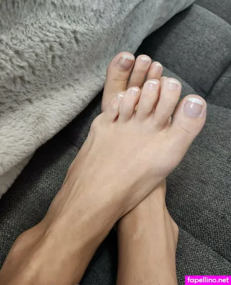 Blonde Asian Feet OnlyFans Thumbnail #amZ3Dz0qT0
