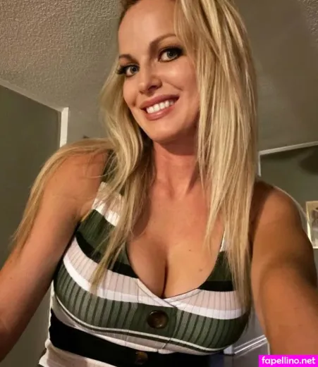 Blonde Goddess OnlyFans Thumbnail #GHKpDX7hw7