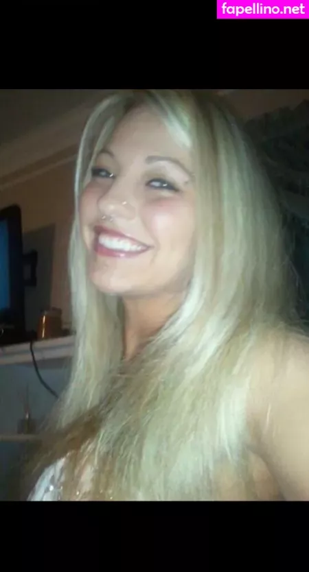 Blonde Honey22 OnlyFans Thumbnail #N48ff43AdO