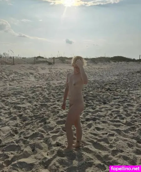 Blonde Katie OnlyFans Thumbnail #J2CLUW0evi