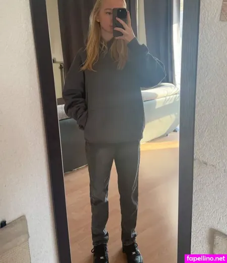 Blonde Vivi OnlyFans Thumbnail #XcHjw8CeBM