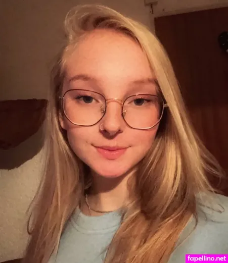 Blonde Vivi OnlyFans Thumbnail #ghwfD8x2lc