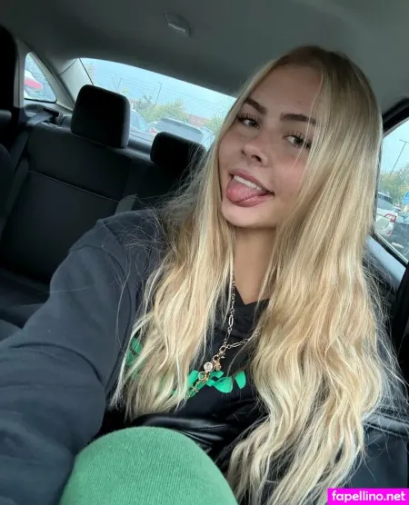 Blondeariah OnlyFans Thumbnail #3ebsvL7urv