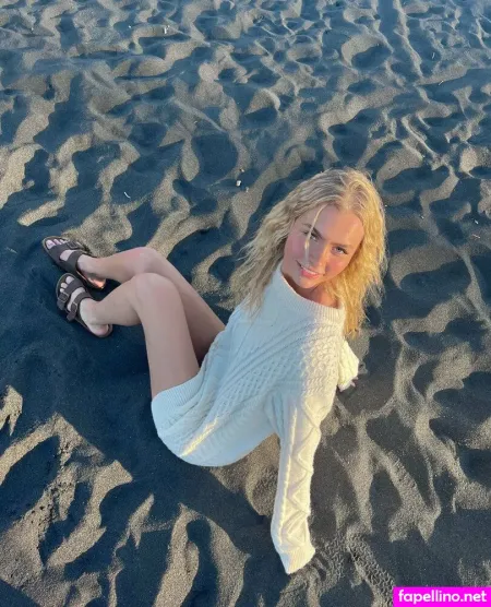 Blondeariah OnlyFans Thumbnail #Y5lIhCpITI