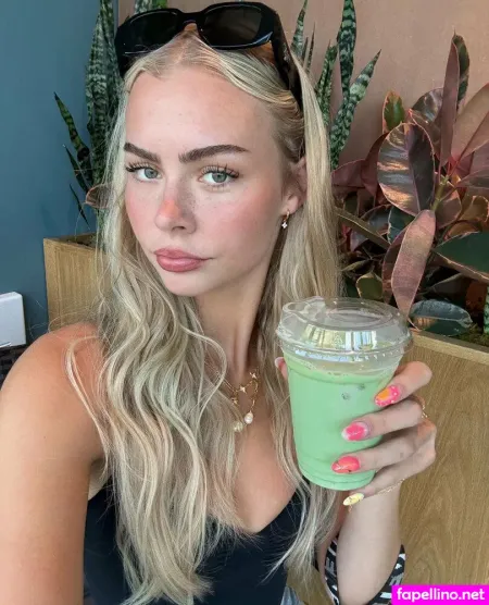 Blondeariah OnlyFans Thumbnail #hC8ifU5EX8