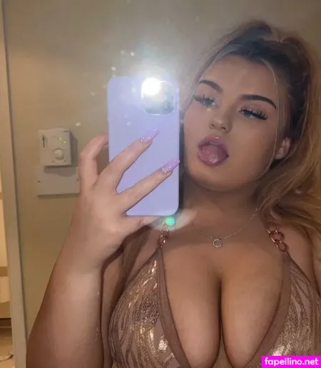 Blondebimbobaddiee OnlyFans Thumbnail #C1P0Kn0WZ9