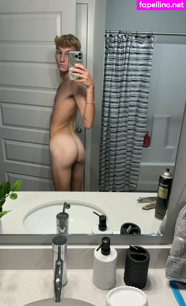 blondeboybradfree, halfricanbarbie Nude Leaked OnlyFans Photo #AhmbydipbX