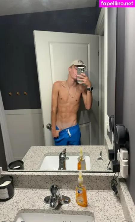 Blondeboybradfree OnlyFans Thumbnail #EU1RwyO0Pn