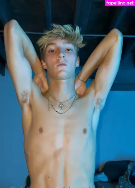 Blondeboybradfree OnlyFans Thumbnail #LYxpC1TeWC
