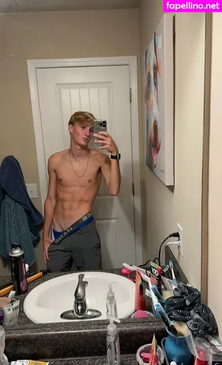 Blondeboybradfree OnlyFans Thumbnail #Mz06fzDr26