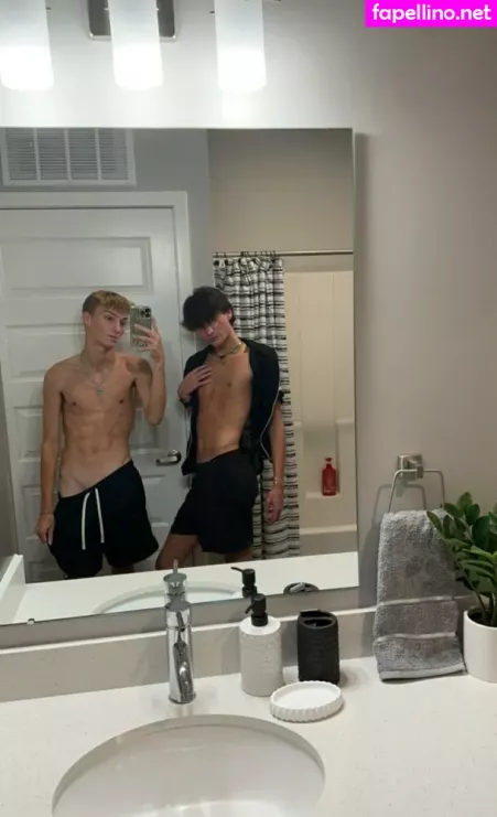 Blondeboybradfree OnlyFans Thumbnail #YmoOvCayrU
