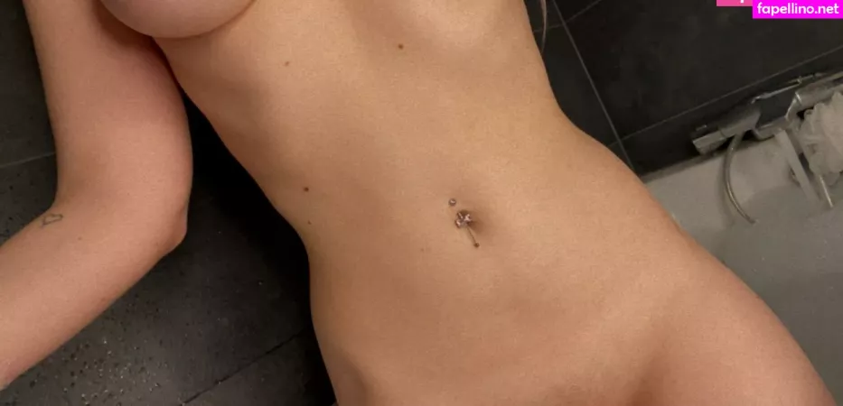 Blondedouce OnlyFans Thumbnail #0v5S1nJtbn