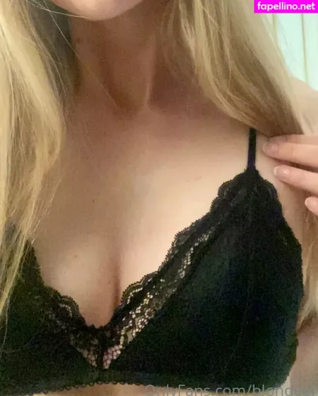 Blondeej OnlyFans Thumbnail #Oy818bzAmM