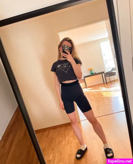 Blondehottiekerry 1 OnlyFans Thumbnail #NI5fykTY9S
