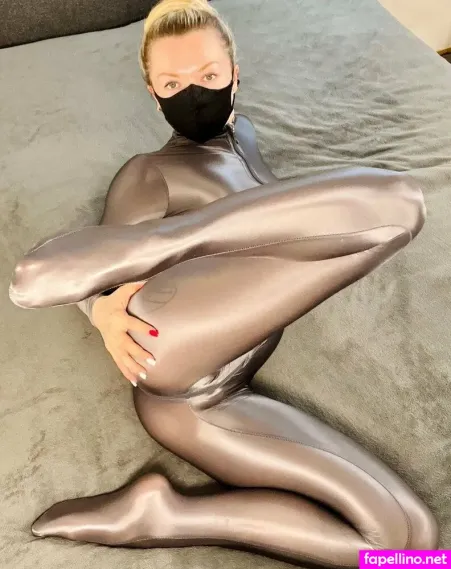 Blondehottiekerry 1 OnlyFans Thumbnail #RyD4lC7E7L