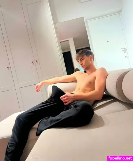 Blondekingfree Main Profile Photo