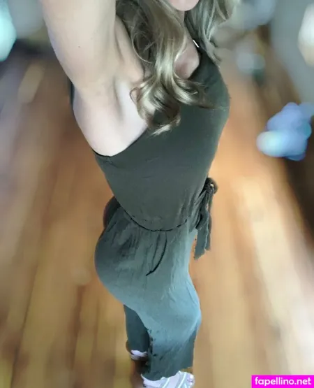 Blondemel OnlyFans Thumbnail #1P2hwbJ4DU