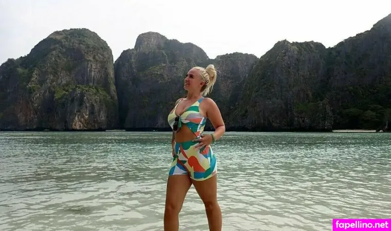 Blondie Ell OnlyFans Thumbnail #AP8g8geEFD