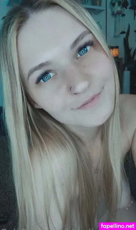 Blondiebaddiev OnlyFans Thumbnail #35j1FkoLr7