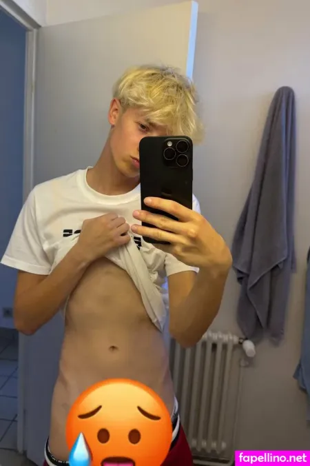 Blondiebooy OnlyFans Thumbnail #zUVcUPrk1u
