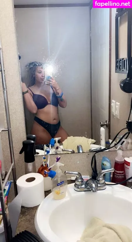 Blondiebshortt OnlyFans Thumbnail #S2kCmrIp9w