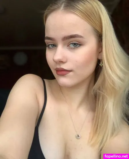 Blondiepolly OnlyFans Thumbnail #V5ygS4hUIm
