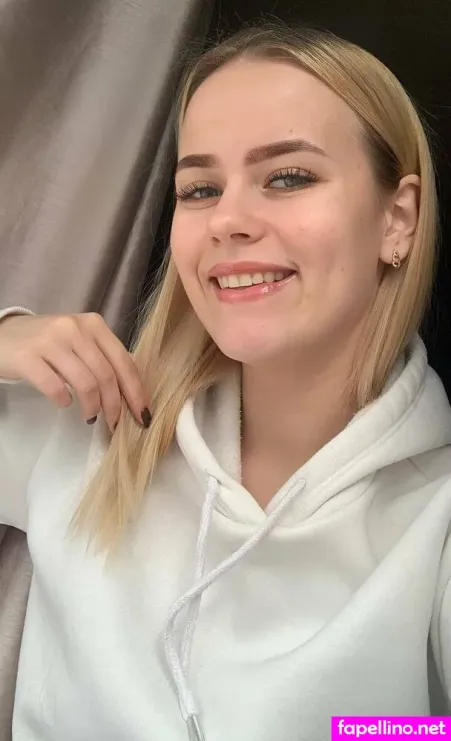 Blondiepolly OnlyFans Thumbnail #x8sXwXuGhX