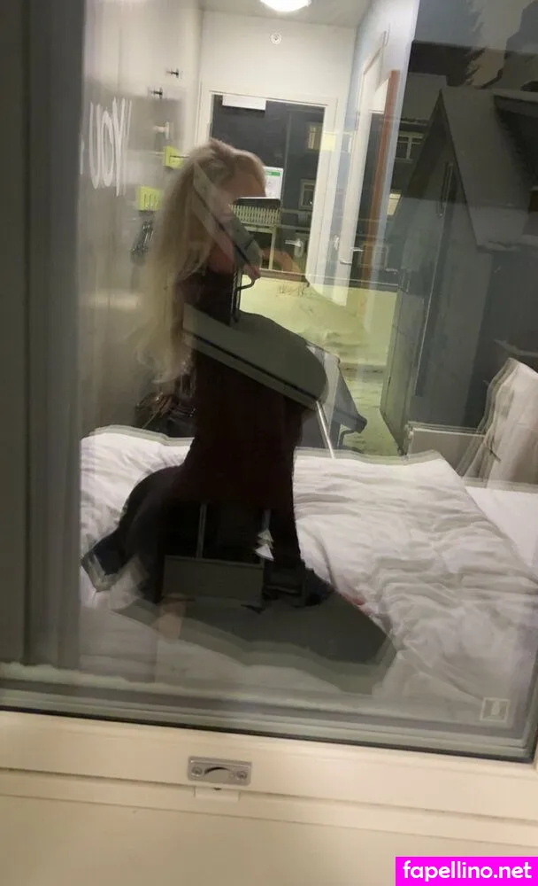 blond.official, blondyamandas Nude Leaked OnlyFans Photo #0IESbBwKZC