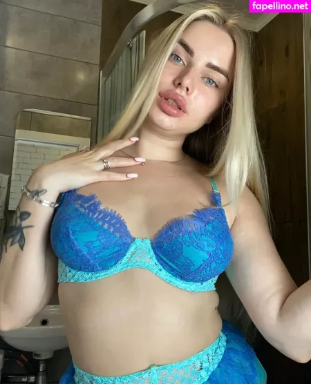Blondyaria OnlyFans Thumbnail #Tr98dirCbo