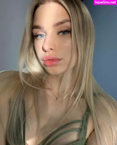 Blondyaria OnlyFans Thumbnail #VRK1s7Yg6W