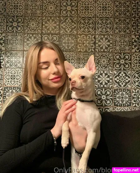 Blondyariax OnlyFans Thumbnail #XAqURU5phI