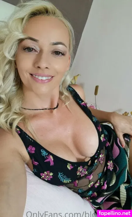 Blondymyra OnlyFans Thumbnail #C0NhTcUkWE