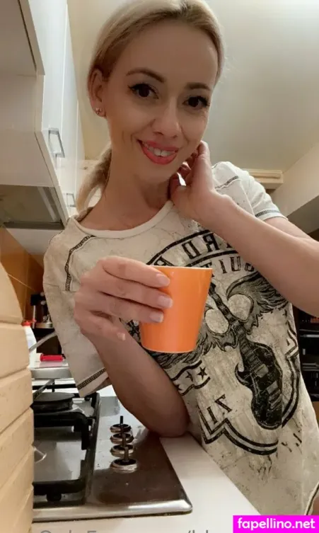 Blondymyra OnlyFans Thumbnail #NlmdibROGX