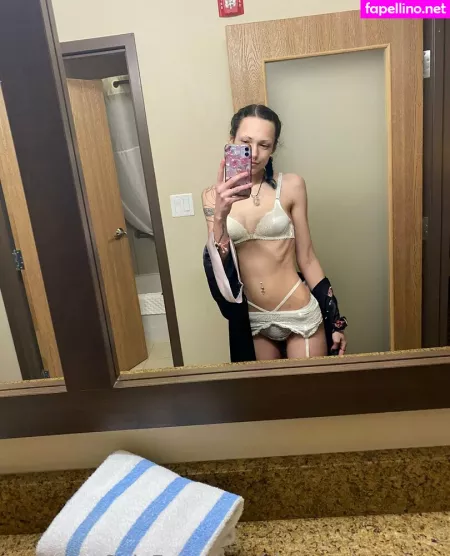 Blossoming Vixen OnlyFans Thumbnail #Q1PJ9pcBRq