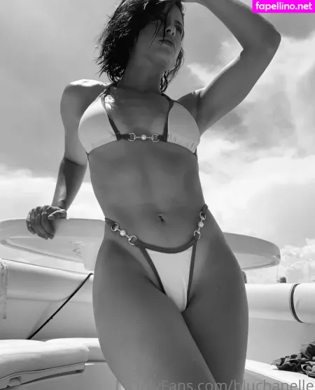 Bluchanelle OnlyFans Thumbnail #MBz0vVxmaU