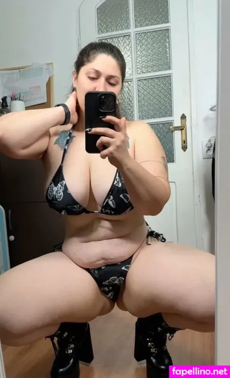 Bluebitchroxy 2 OnlyFans Thumbnail #4PlKhgHQfK