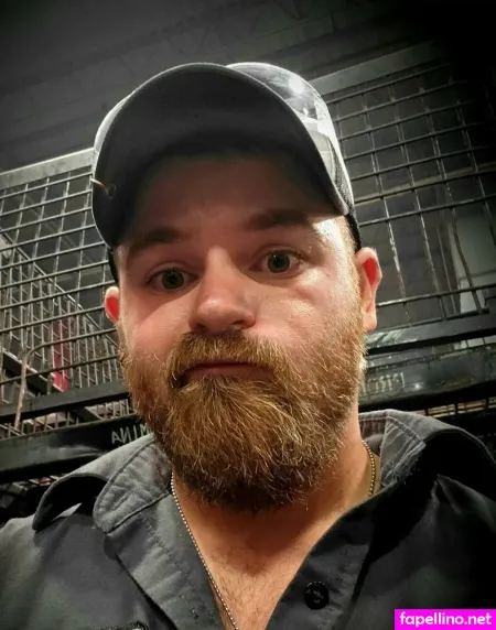 Bluecollarguy7994 OnlyFans Thumbnail #1Y9qvTuyH7