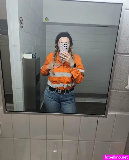 Bluecollarwoman OnlyFans Thumbnail #Ln2sFWbHTE