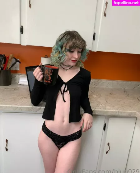 Bluu929 OnlyFans Thumbnail #Ag6ieyVcXu