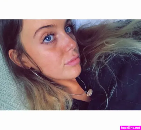 Bobbie Cook OnlyFans Thumbnail #H42S4wzYUY